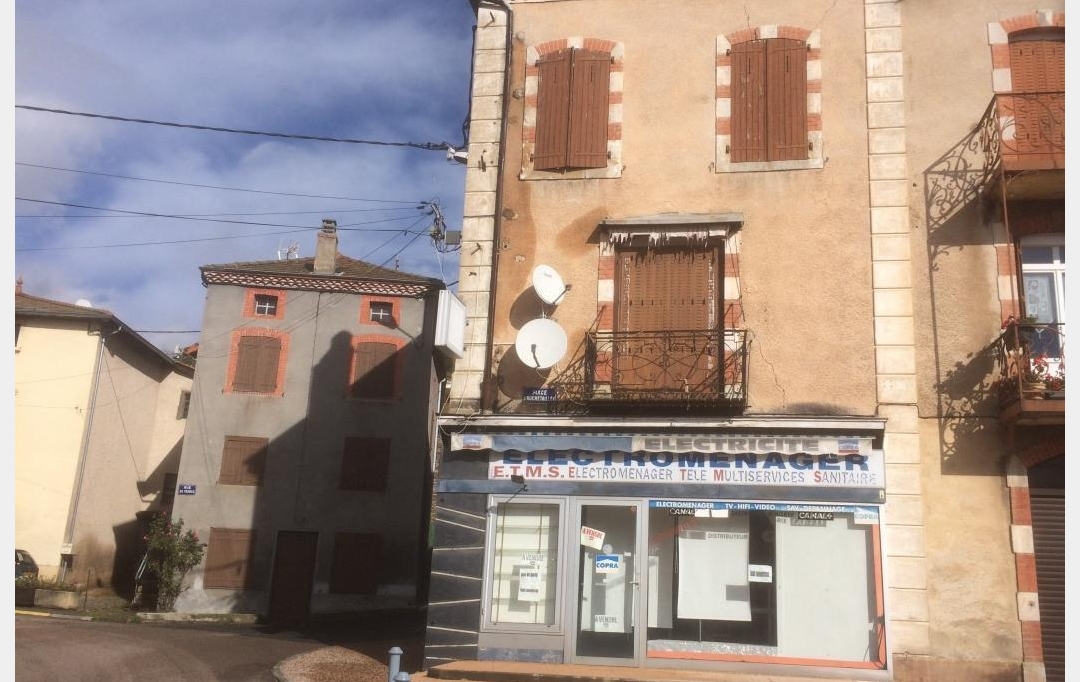  CHAUVET IMMOBILIER : Building | SAINT-JUST-EN-CHEVALET (42430) | 400 m2 | 119 000 € 