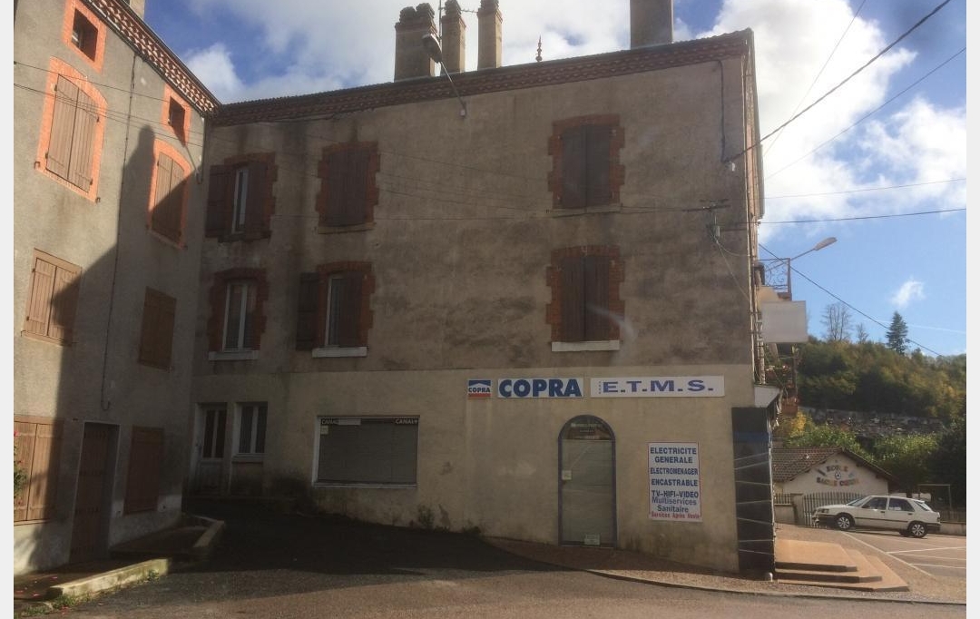  CHAUVET IMMOBILIER : Building | SAINT-JUST-EN-CHEVALET (42430) | 400 m2 | 119 000 € 