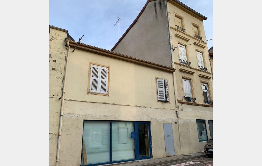  CHAUVET IMMOBILIER : Building | REGNY (42630) | 300 m2 | 57 000 € 