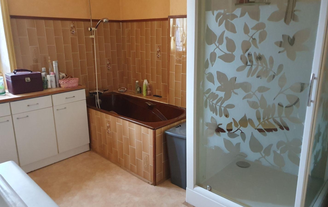  CHAUVET IMMOBILIER : Immeuble | SAINT-JUST-LA-PENDUE (42540) | 300 m2 | 139 000 € 