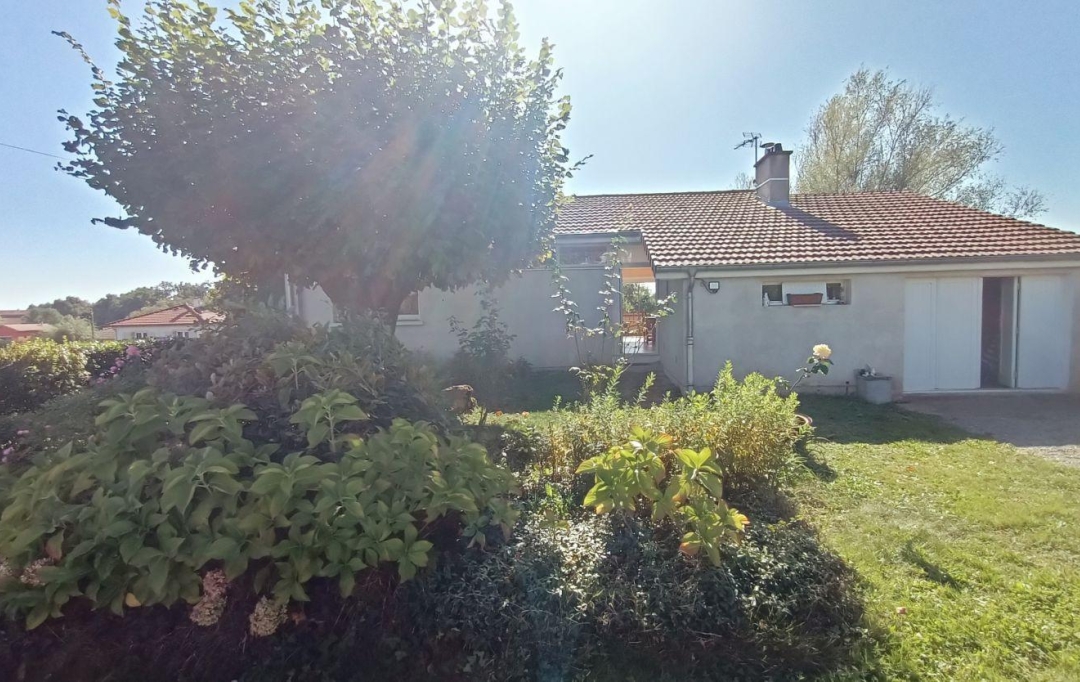  CHAUVET IMMOBILIER : Maison / Villa | SAINT-NIZIER-SOUS-CHARLIEU (42190) | 109 m2 | 260 000 € 