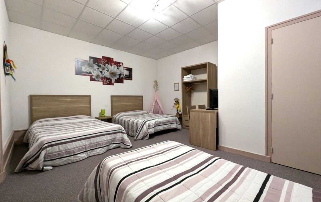  CHAUVET IMMOBILIER : Commerces | SAINT-GERMAIN-LAVAL (42260) | 670 m2 | 369 000 € 
