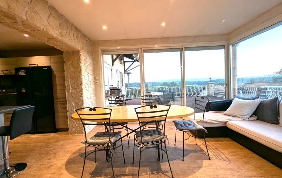  CHAUVET IMMOBILIER : House | BOYER (42460) | 156 m2 | 324 000 € 