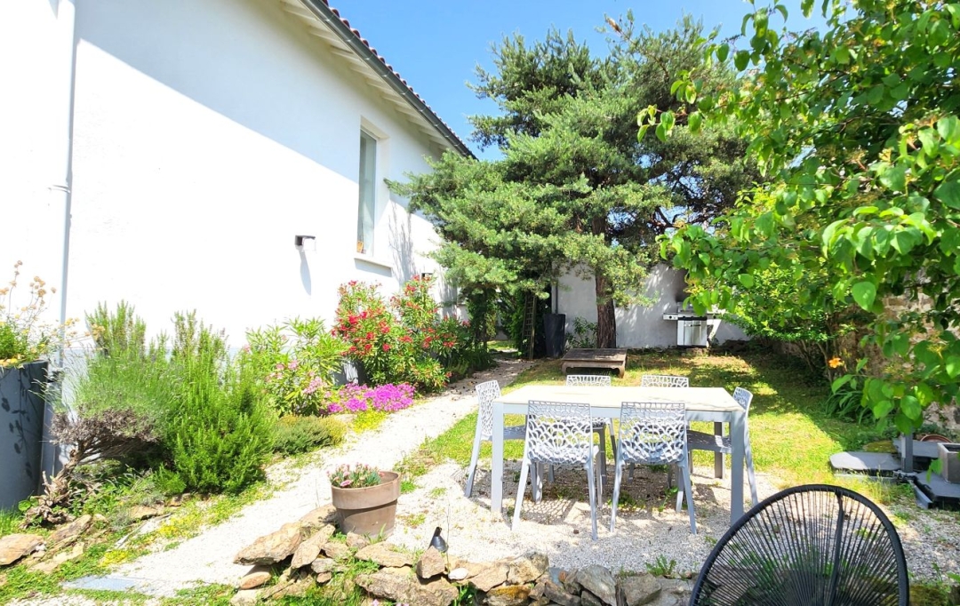  CHAUVET IMMOBILIER : Maison / Villa | SAINT-JUST-SAINT-RAMBERT (42170) | 160 m2 | 389 000 € 