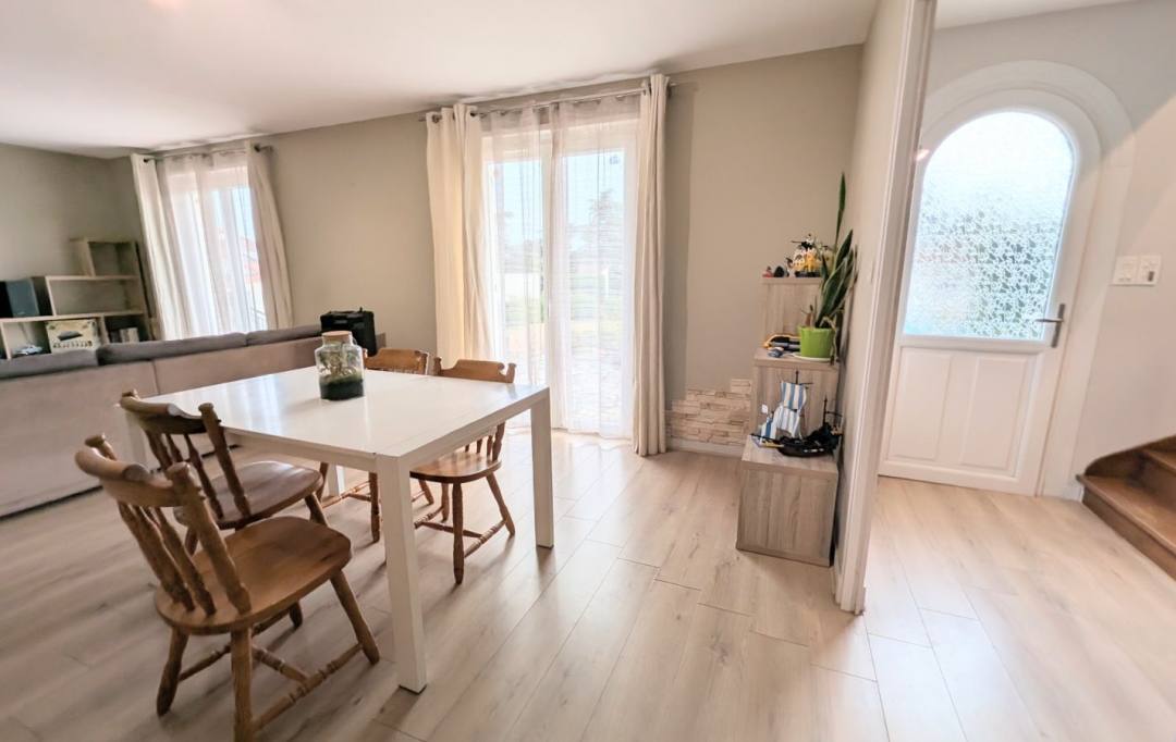  CHAUVET IMMOBILIER : Maison / Villa | POUILLY-LES-NONAINS (42155) | 128 m2 | 245 000 € 