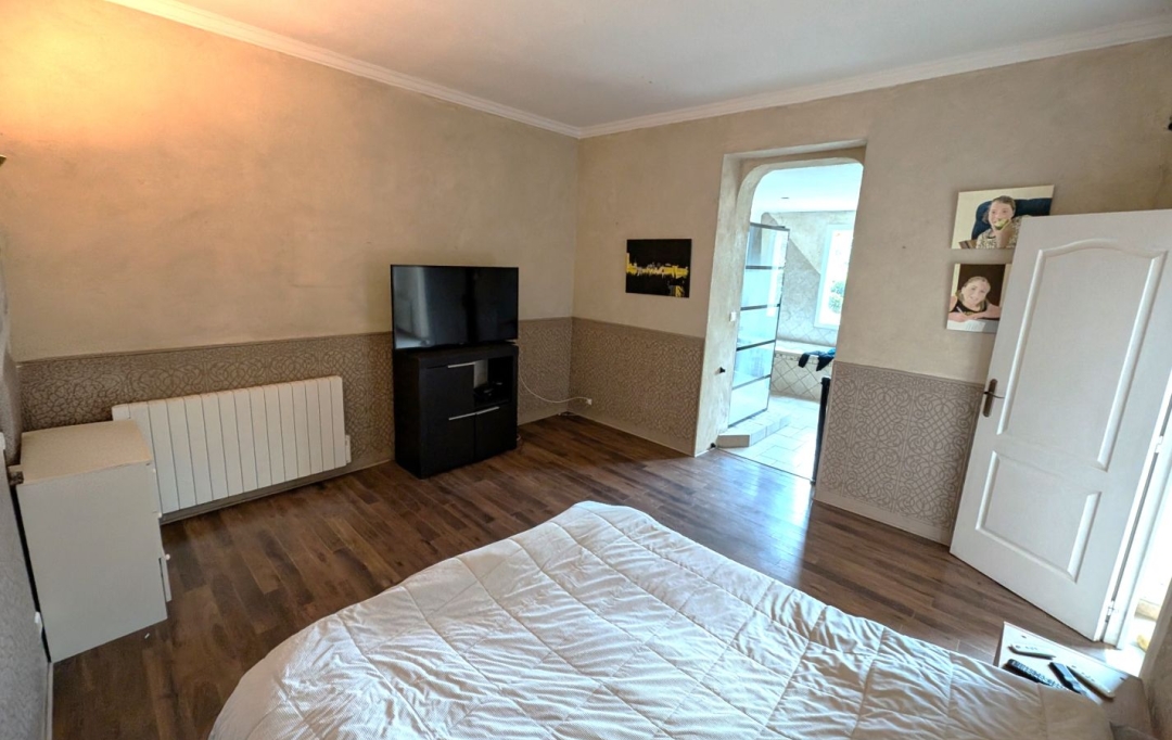  CHAUVET IMMOBILIER : Maison / Villa | SAINT-LEGER-SUR-ROANNE (42155) | 310 m2 | 330 000 &euro; 