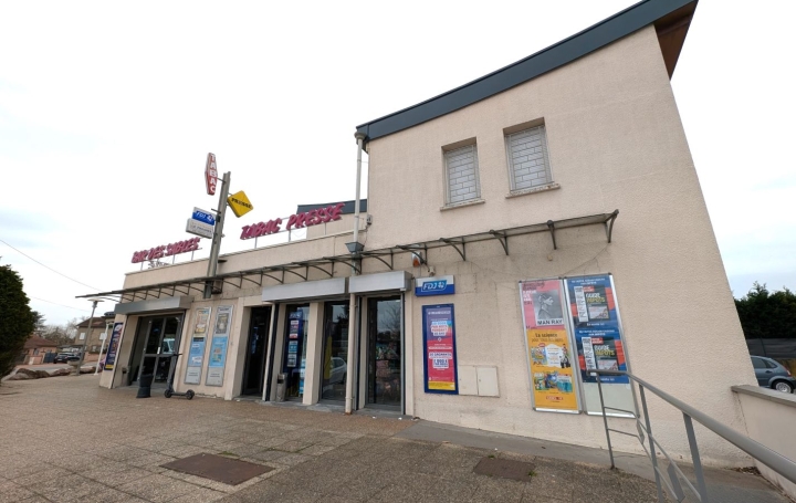 Activité commerciale MABLY 240 m2 672 000 € Activité commerciale MABLY 240 m2 672 000 €