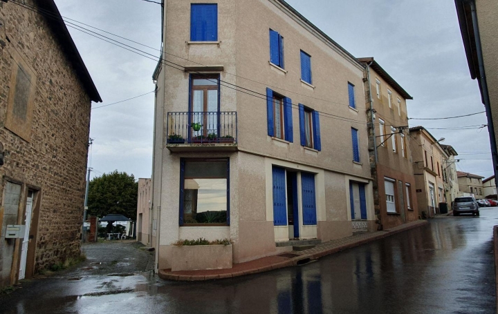 Maison de village SAINT-JUST-LA-PENDUE 300 m2 139 000 € Maison de village SAINT-JUST-LA-PENDUE 300 m2 139 000 €