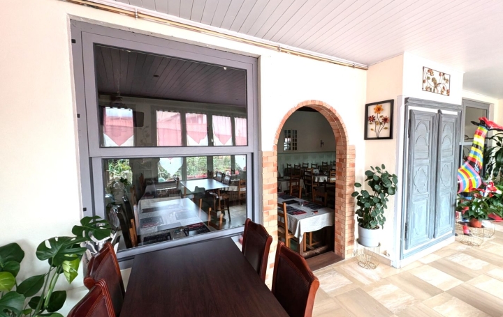 Activité commerciale   SAINT-GERMAIN-LAVAL  670 m2 369 000 € 