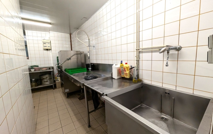   CHAUVET IMMOBILIER Commercial | SAINT-GERMAIN-LAVAL (42260) | 670 m2 | 369 000 € 
