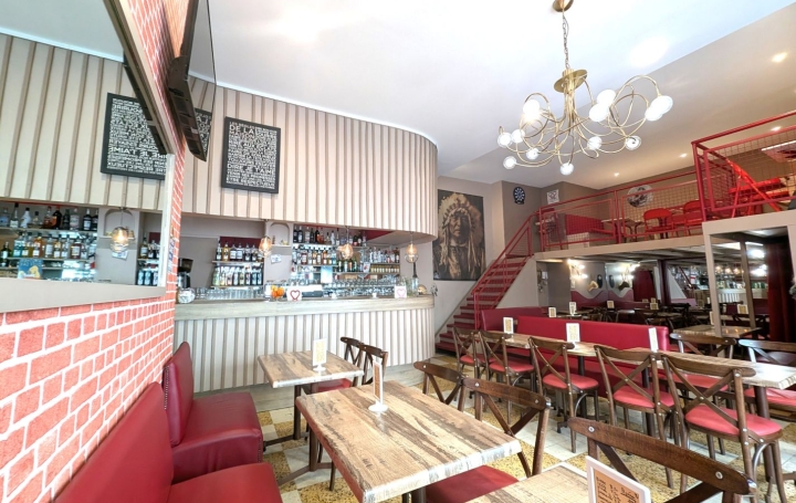 Activité commerciale ROANNE 85 m2 169 000 € Activité commerciale ROANNE 85 m2 169 000 €