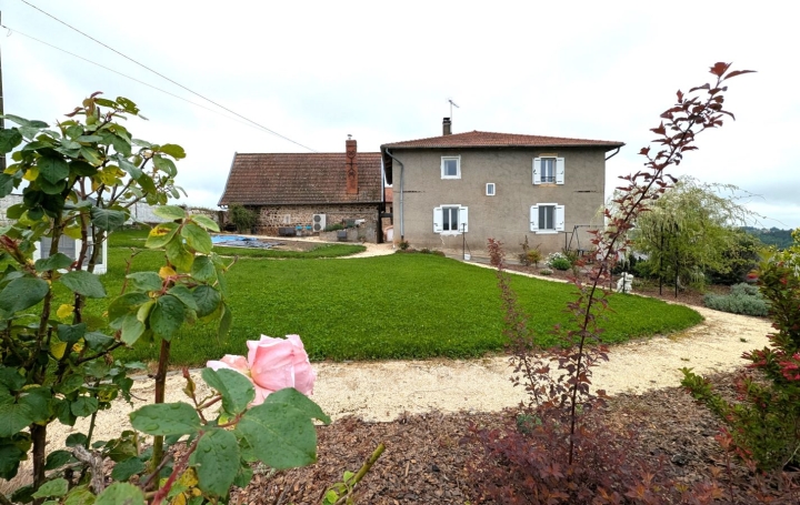 Maison MONTAGNY 185 m2 385 000 € Maison MONTAGNY 185 m2 385 000 €