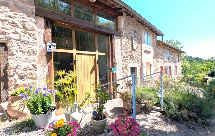 Maison   AMBIERLE  266 m2 395 000 € 